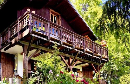 La Lechere Ski Chalet | Chalet Le Doux Si, Large Self-Contained Apartment, 2km from Doucy-Combelouvière and close to Valmorel