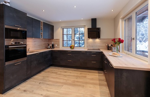 Les Praz-de-Chamonix Ski Chalet | Chalet le Tricouni - sleeps 10 guests in 5 bedrooms with Nordic Bath