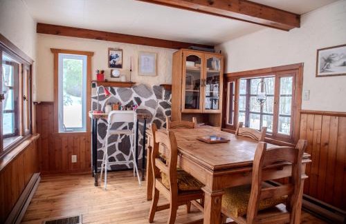 St-Adolphe-d'Howard Ski Chalet | Chalet “Lendemain de ville” avec accès au lac