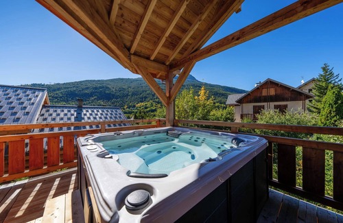 Forville Ski Chalet | Chalet Luxe & Spa, Black Stone, Serre Chevalier