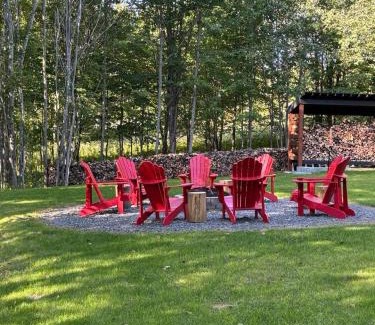 Inverness House | Chalet Mid-Century - Lakeside Joseph - Le Charlo