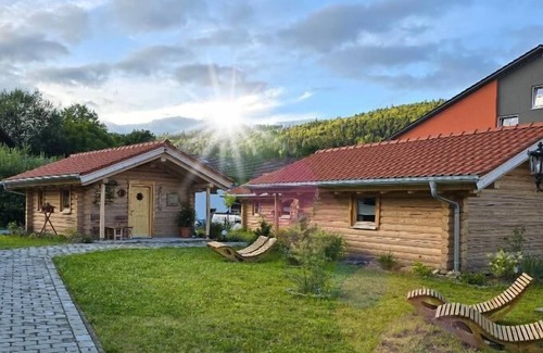 Regenhutte Apartment | Chalet mit Doppelbett und Schlafsofa