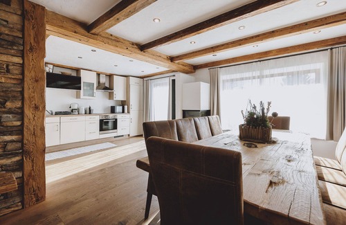 Schuttdorf Ski Chalet | Chalet Molly