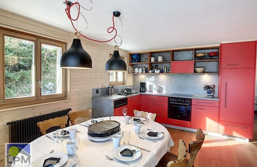 Leysin Apartment | Chalet Neigeos Three-bedroom apartment (90 m2) for 4 to 8 people total renewed from July to December