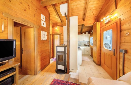 Forno di Zoldo Ski Chalet | Chalet 'Orserose I Fus' with Mountain View, Shared Terrace and Wi-Fi