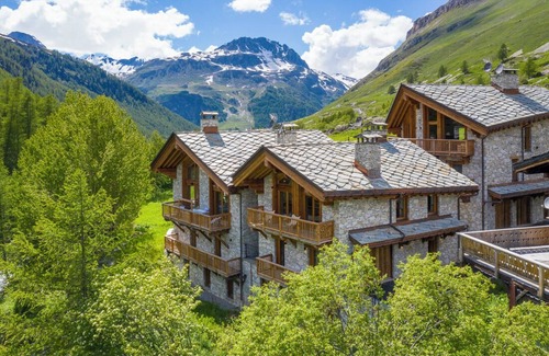 Le Fornet Ski Chalet | Chalet Oxalis, Luxury chalet at Le Fornet in Val d'Isere.