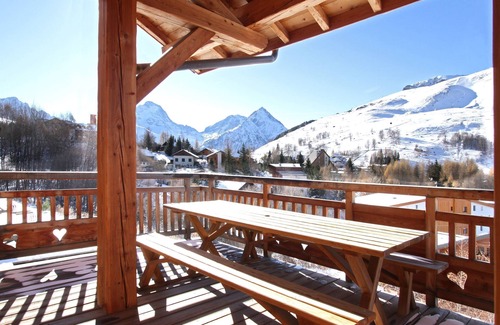 Mont-de-Lans Ski Chalet | Chalet Privé , 80m des Pistes + Local à Skis