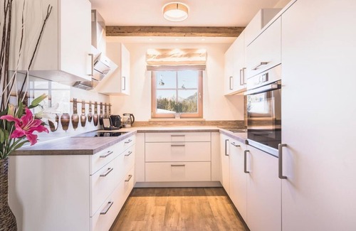 Weisspriach Bed & Breakfast | Chalet rest time 4 bedroom sauna in the house - Chalet village Fanningberg