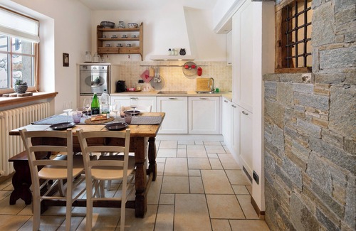Livigno Ski Chalet | Chalet 'Royal' with Mountain View, Private Garden and Wi-Fi