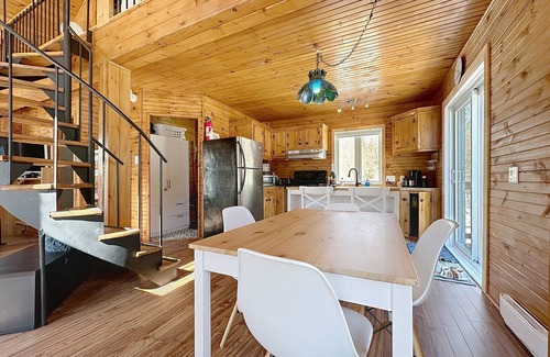 D'Autray Regional County Municipality Ski Chalet | Chalet Skadi