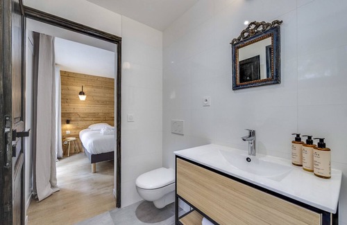 Plagne 1800 Ski Chalet | Chalet Tarentaise - Seven Bedroom Chalet, Sleeps 15