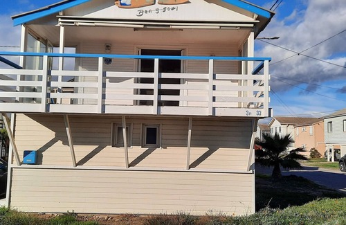 Gruissan Plage Ski Chalet | CHALET TRADITIONNEL EN FRONT DE MER. with terrace and panoramic sea view