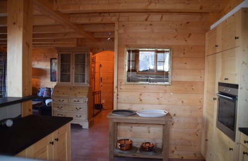 Les Mayens-de-Sion Ski Chalet | Chalet Trinitas, Veysonnaz/Les Agettes wifi and Infra red cabin