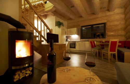 Ladis Ski Chalet | Chalet 'Tyroladis Family Relax Laudegg' with Mountain View, Private Terrace and Wi-Fi