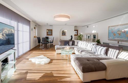 Kitzbuehel Ski Chalet | Chalet Weinberg Top 1 & Top 2 by Apartment Managers