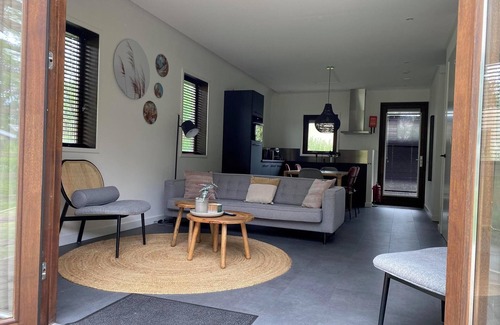 Hulshorst House | Chalet with 2 bedrooms, a bed box and a terrace