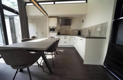 Halfweg House | Chalet with 2 bedrooms and a terrace