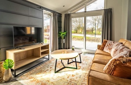Kerkdriel Ski Chalet | Chalet with 3 bedrooms and a terrace