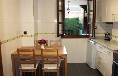 Loredo Ski Chalet | Chalet with 5 bedrooms, pool, and tennis court, just 5 minutes from the beach
