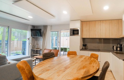 Zutendaal Ski Chalet | Chalet with air conditioning on a holiday park
