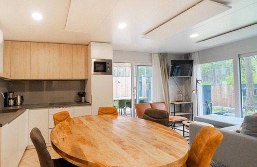 Zutendaal Ski Chalet | Chalet with air conditioning on a holiday park