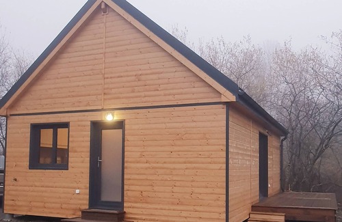 La Tour-dʼAuvergne Ski Chalet | Chalet with terrace and garden 5 minutes from the village, near lake and ski resorts