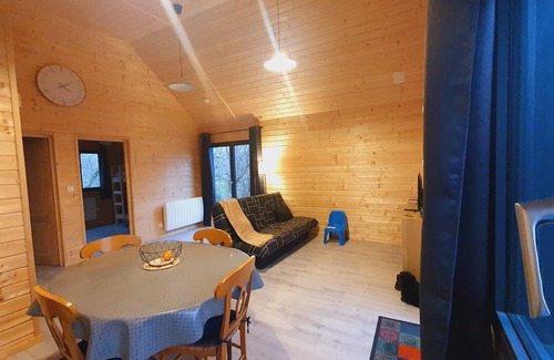 La Tour-dʼAuvergne Ski Chalet | Chalet with terrace and garden 5 minutes from the village, near lake and ski resorts