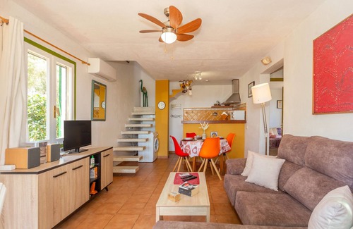 Cala'n Bosch Ski Chalet | Chalet with Garden and Sea View - Villa Buena Ventura