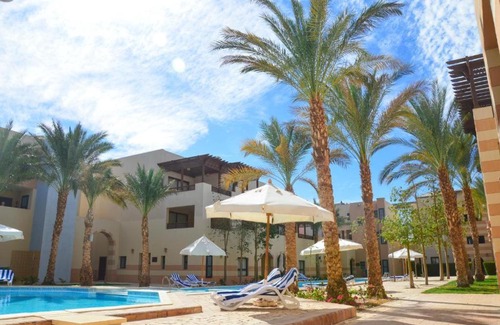 Port Ghalib Apartment | Chalet With Pool View