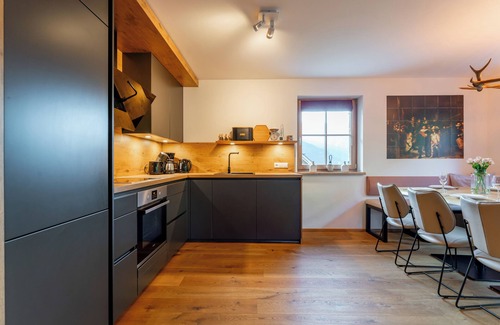 Donnersbachwald Ski Chalet | Chalet with sauna & 4 terraces near the skilift