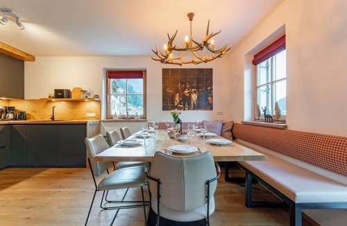 Donnersbachwald Ski Chalet | Chalet with sauna & 4 terraces near the skilift