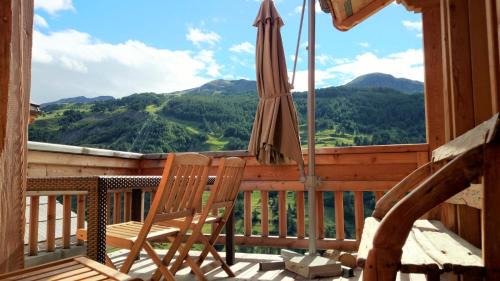Vars Ski Chalet | Chalet with Ski Slope Views, Jacuzzi & Cinema Room