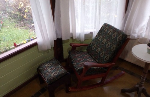 Vila Suica House | CHALET WITH SWIMMING POOL IN LAWN, CENTRAL AREA 3 BEDROOM, FIREPLACE, HEATING.
