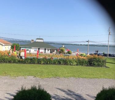 Saint-Jean-de-l'lle-d'Orleans Ski Chalet | Chalets Plage St-Jean 2