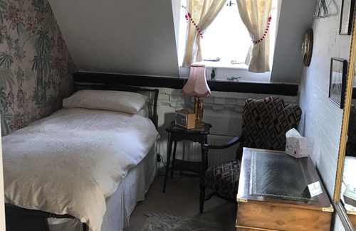 Shouldham Bed & Breakfast | Chalk And Cheese