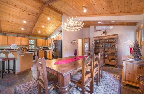 Talmont House | Challies Chalet Pool table, sauna, game room!