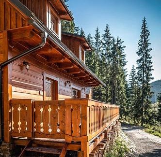 Velke Karlovice Cabin | Chalupa na Leskové
