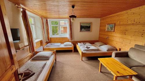 Liptovsky Mikulas District House | Chalupa u Porubäna