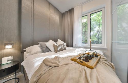 Banska Bystrica Apartment | Chalupku - Luxurious apartment 70m2 in direct centrum with parking included, Air-conditioned, balcony, quiet sleep, best in town