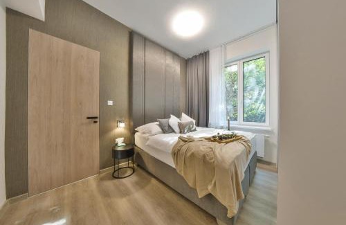 Banska Bystrica Apartment | Chalupku - Luxurious apartment 70m2 in direct centrum with parking included, Air-conditioned, balcony, quiet sleep, best in town