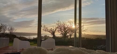 Hanvec House | Chambre avec terrasse privative et vue mer