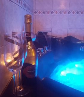 Miramont-d'Astarac Bed & Breakfast | Chambre bohème avec balnéo