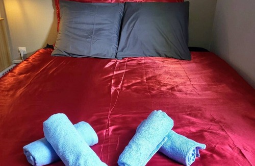 Nevers Bed & Breakfast | Chambre D'hôte Calme et Cosy, à 3min de la Gare, Avec un Grand lit de 160cm