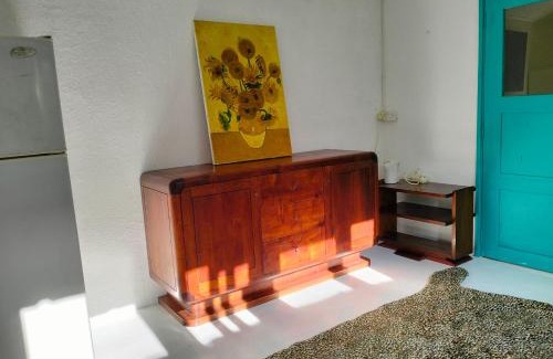 Calodyne House | Chambre d'hôtes St-Exupéry -Adults Only