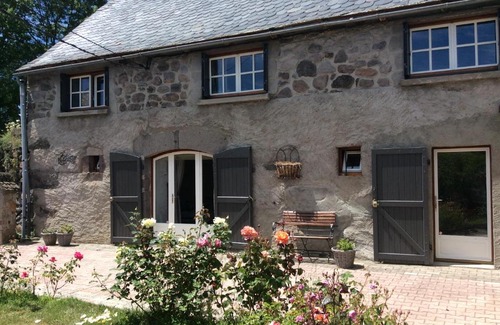 Laveissiere Bed & Breakfast | Chambre d'hotes grange de la bastide