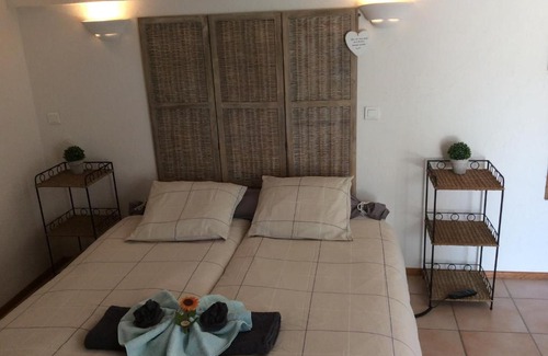 Laveissiere Bed & Breakfast | Chambre d'hotes grange de la bastide