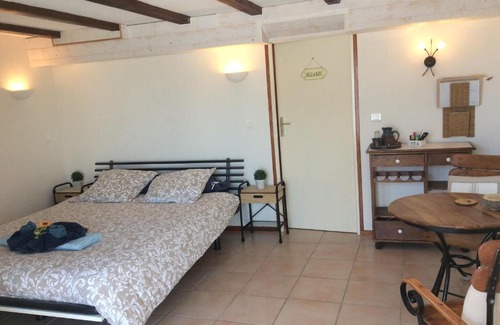 Laveissiere Bed & Breakfast | Chambre d'hotes grange de la bastide