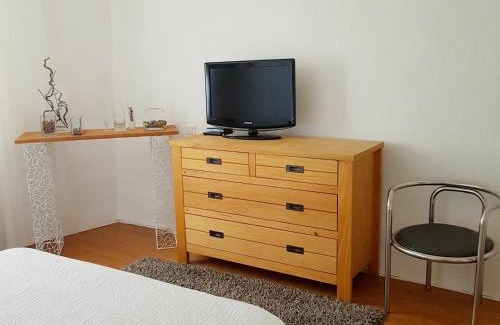 Barjols Bed & Breakfast | Chambre d hotes "Lilimyna" avec petit déjeuner