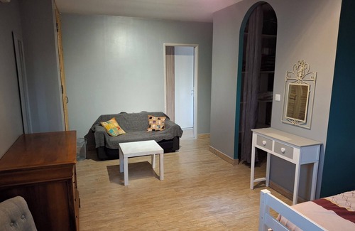 Rasteau Bed & Breakfast | Chambre Dans Maison D'hôte Récente. A L'étage. WC Indépendant, TV, Wifi