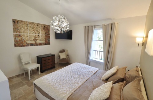 Saint-Just Bed & Breakfast | Chambre Dhôte Pour 2 Personnes Dans un Mas Languedocien Avec Piscine et Jacuzzi
